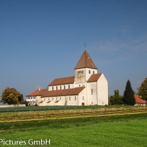 Stiftskirche St. Georg, Reichenau-Oberzell mit Gemüse-Anbau